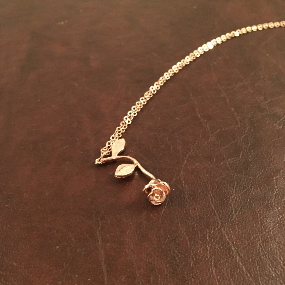 Adorable Rose Pendant Necklace, NWOT, Great Condition - Picture 3 of 8